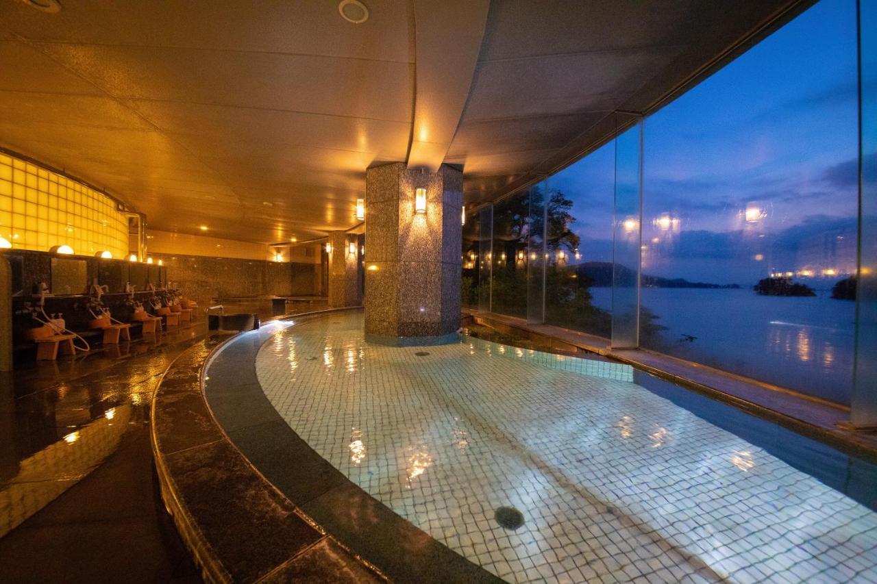 Toba Grand Hotel Buitenkant foto